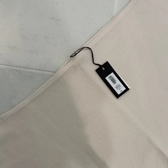 Aritzia Babaton Inspiration Short Sleeve Matte Pearl Knit Top - Size Small - Picture 5 of 6